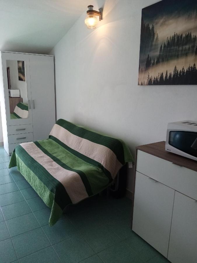 Apartmani Nikola Biograd Na Moru Exterior foto